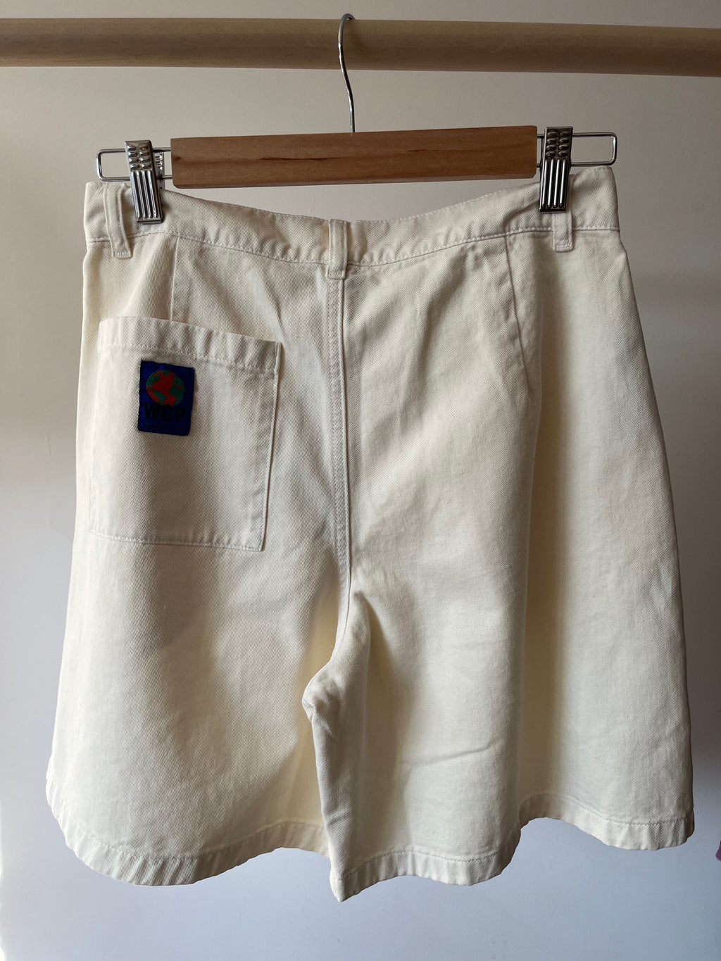 Short blanc unisexe en coton bio