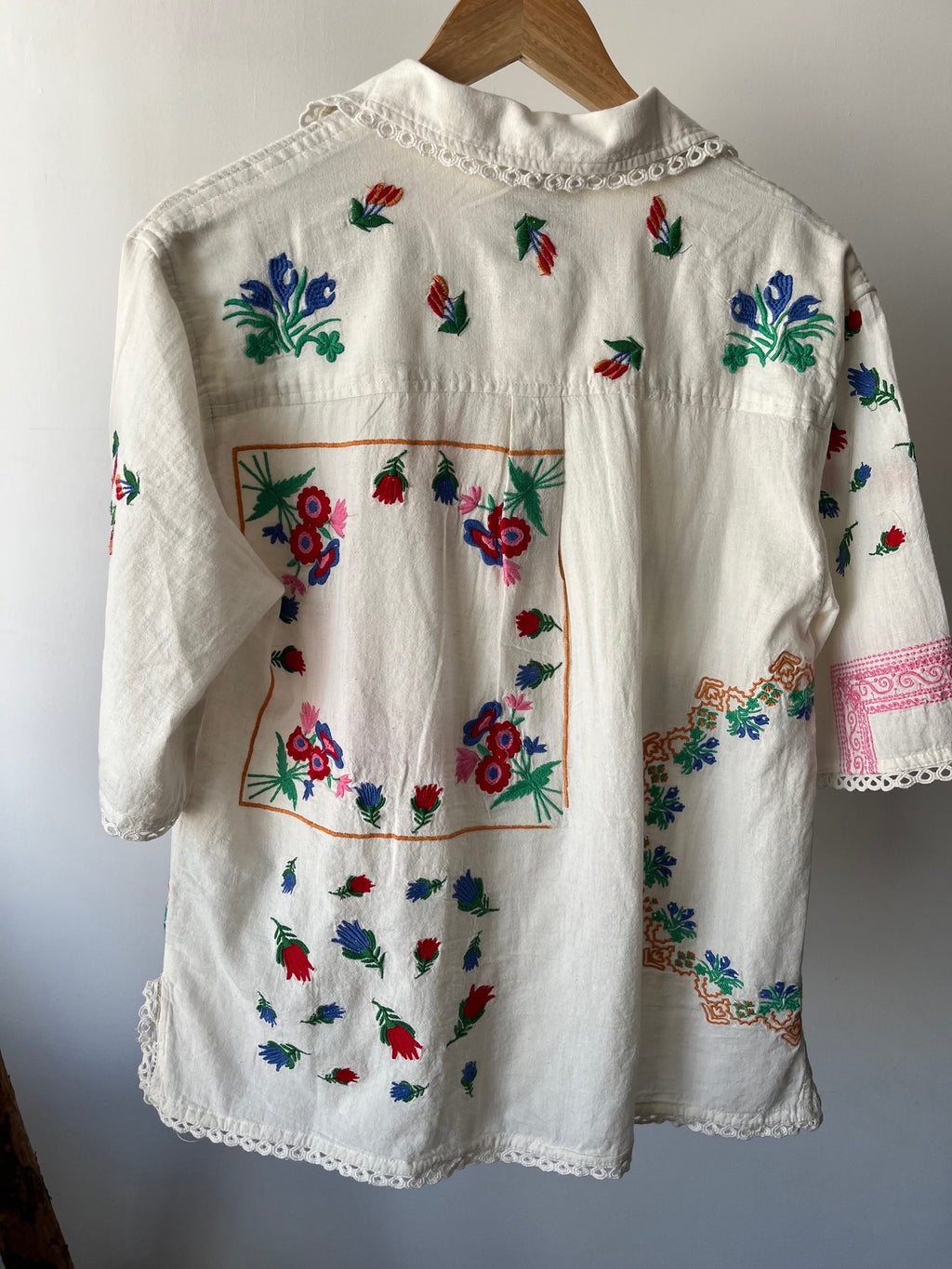 Chemise brodée