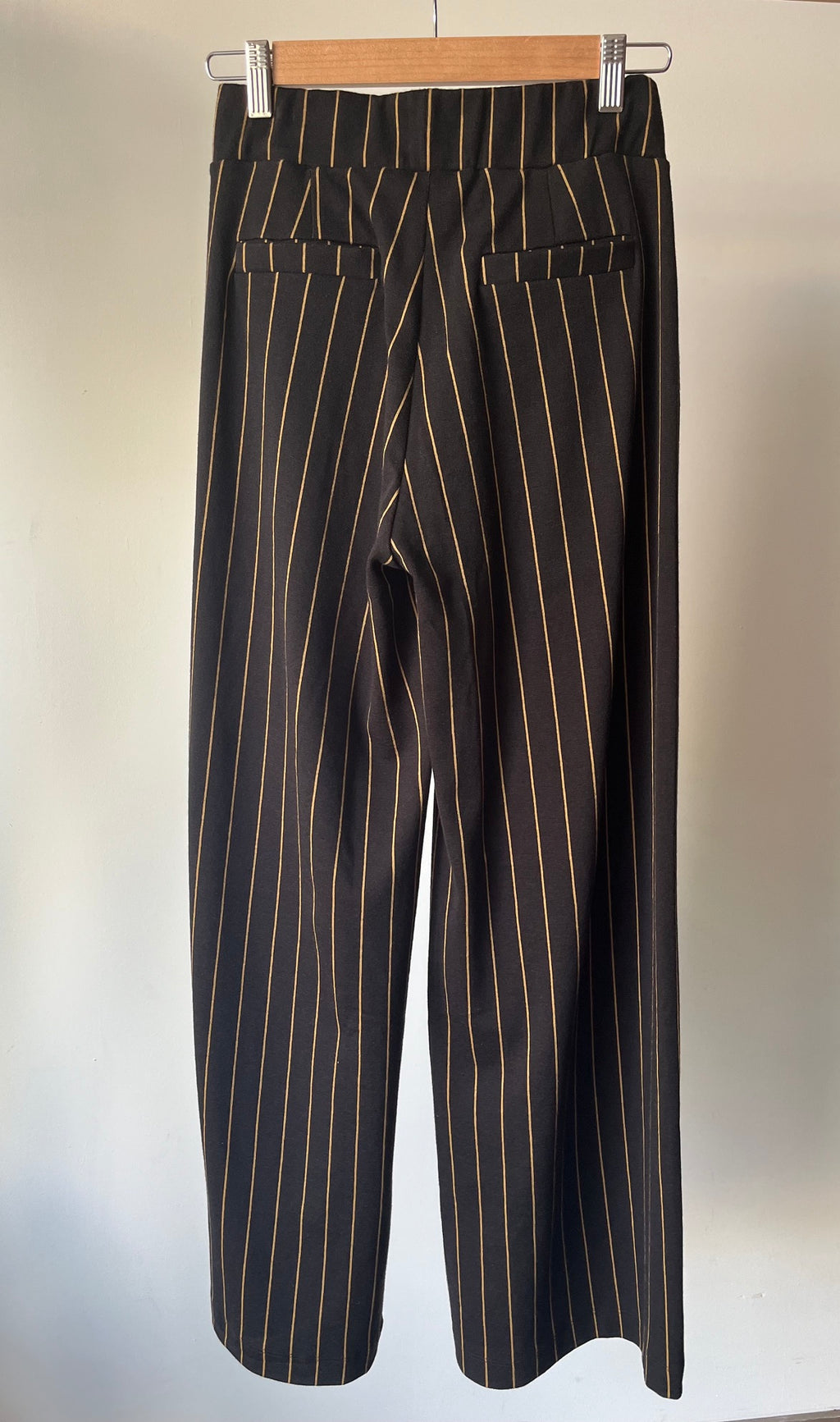 Pantalon noir rayé