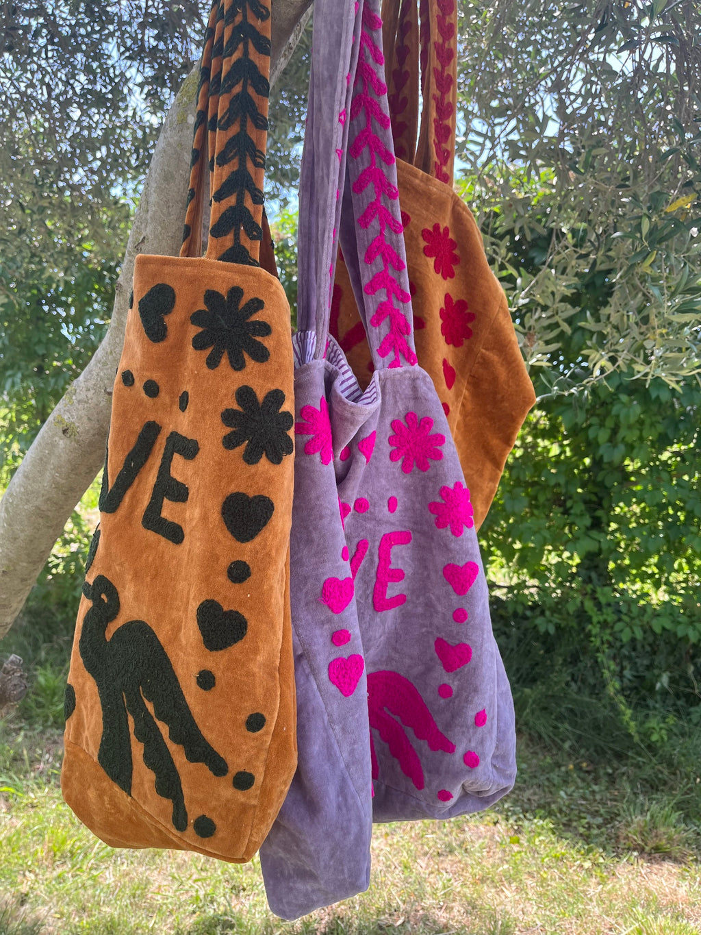 Sacs velours brodés plusieurs coloris