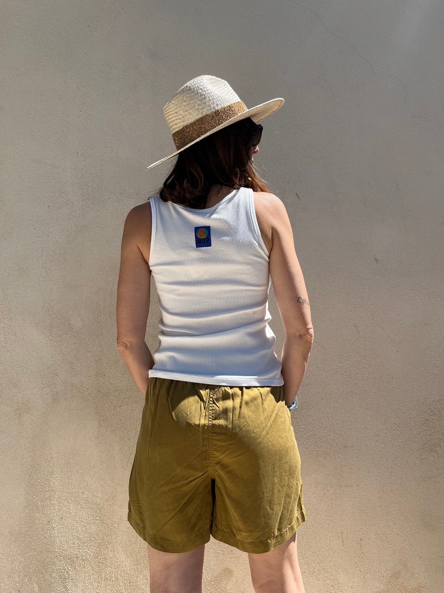 Short olive