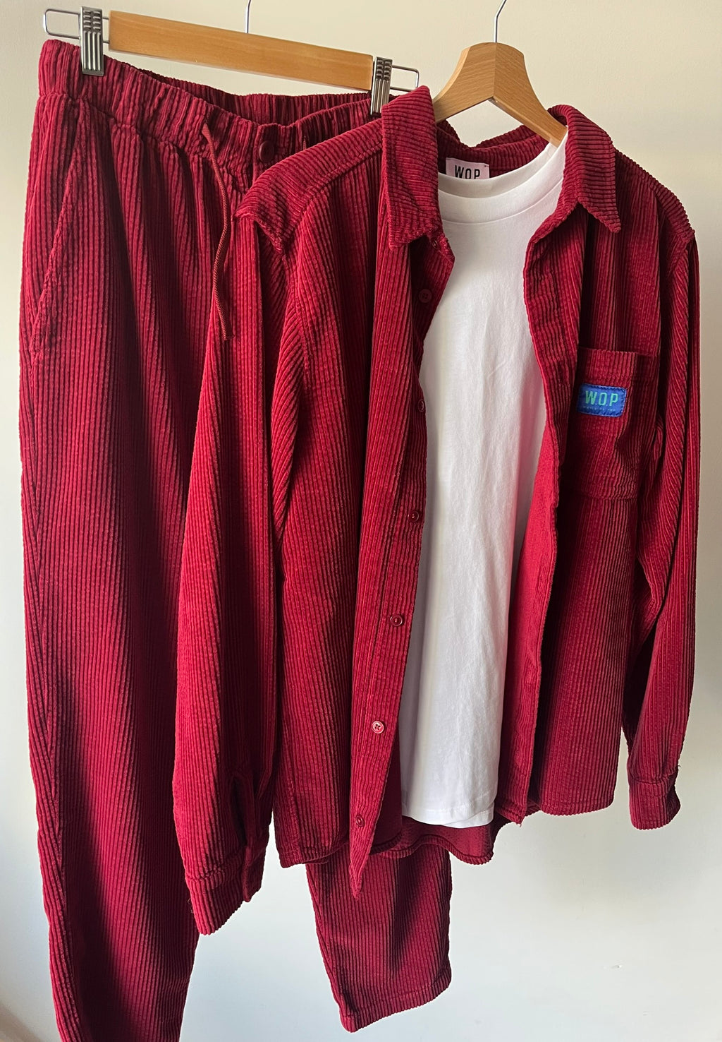 Pantalon velours côtelé bordeaux