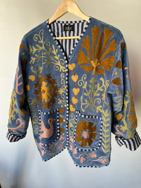 Veste brodée bleue
