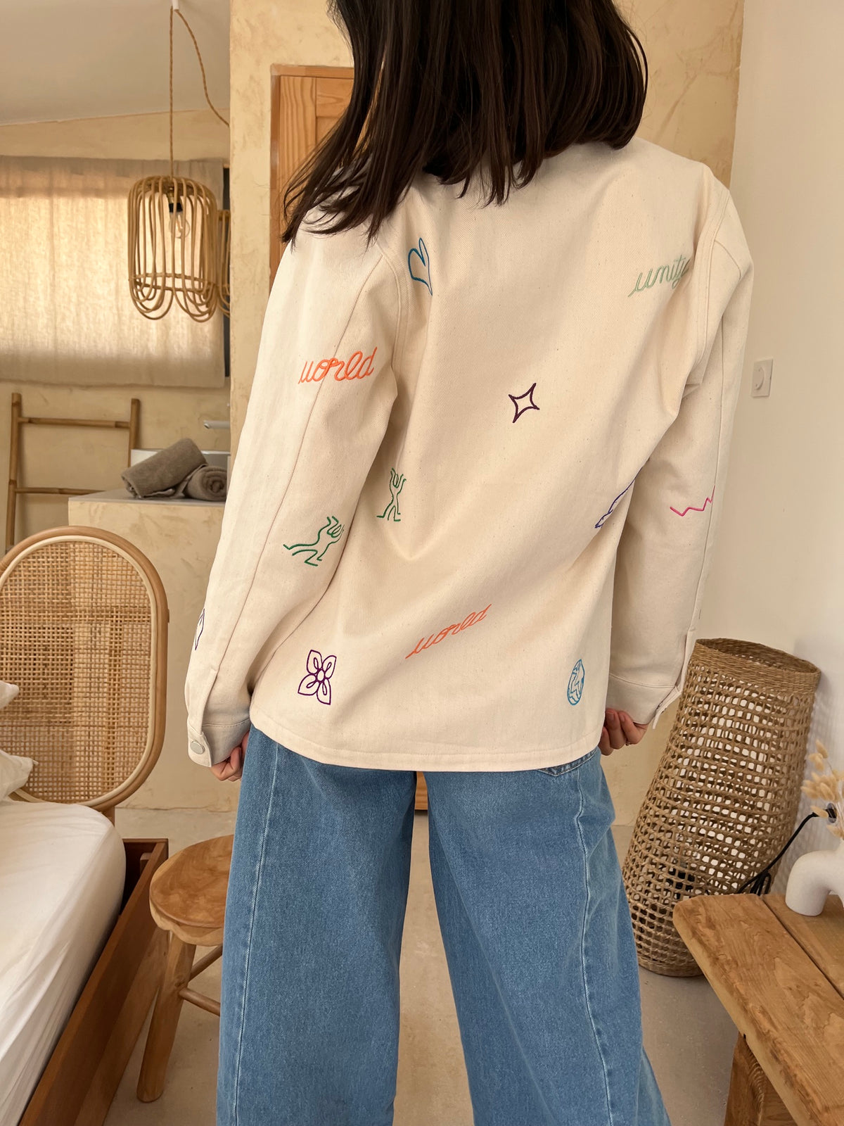 Veste brodée beige en coton bio